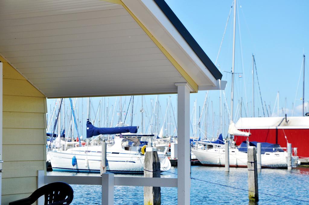 Bestmarine Waterchalets Flevo Marina Lelystad Oda fotoğraf