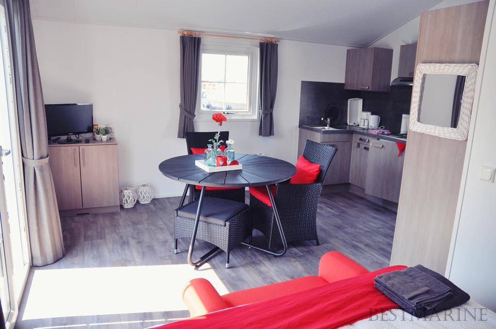 Bestmarine Waterchalets Flevo Marina Lelystad Oda fotoğraf