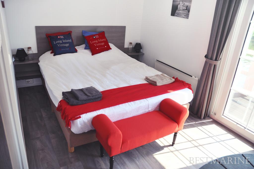 Bestmarine Waterchalets Flevo Marina Lelystad Oda fotoğraf