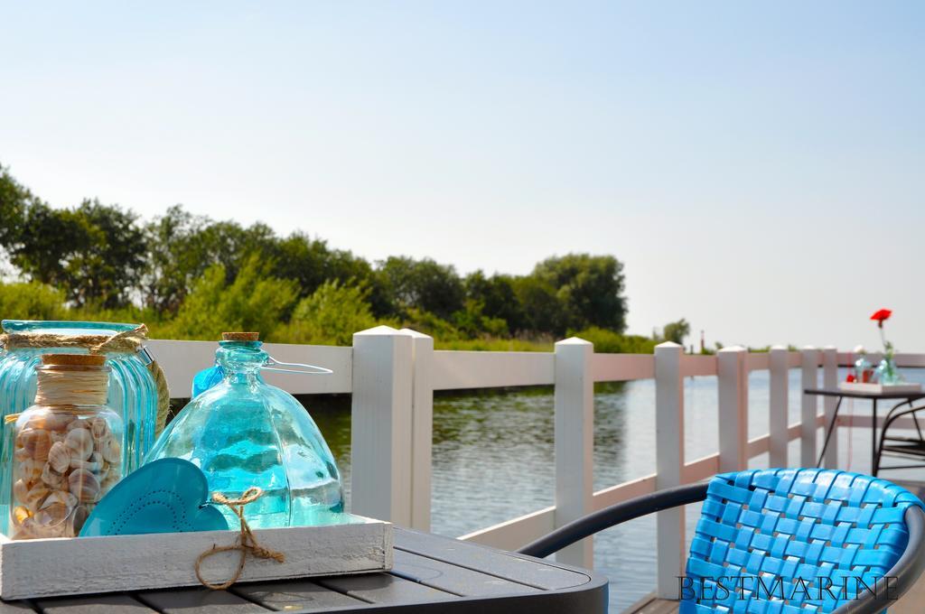 Bestmarine Waterchalets Flevo Marina Lelystad Oda fotoğraf