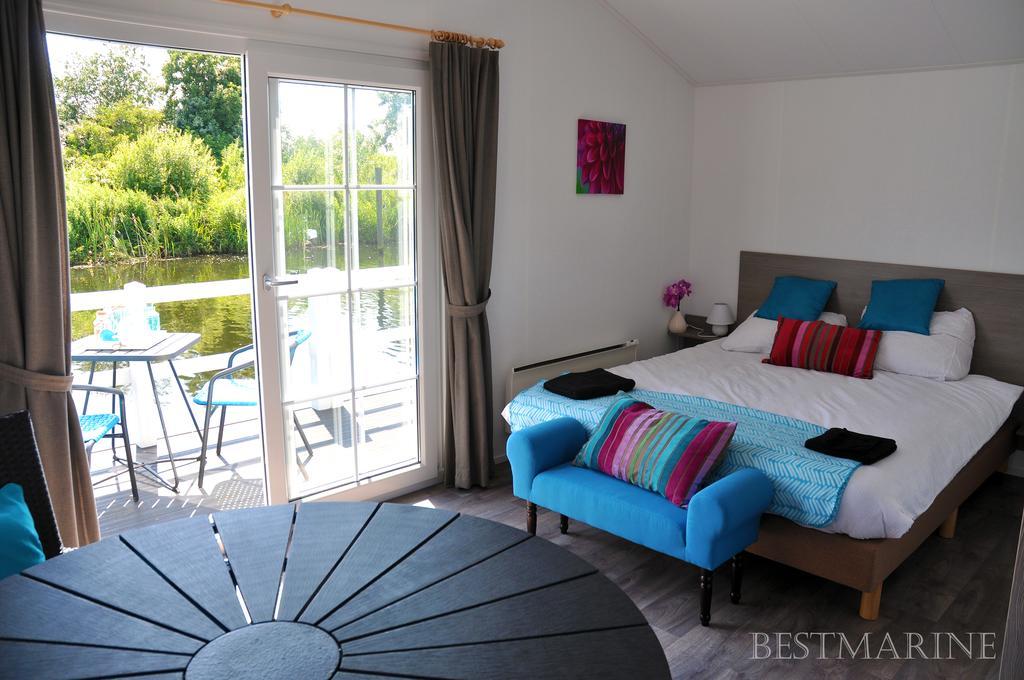 Bestmarine Waterchalets Flevo Marina Lelystad Oda fotoğraf